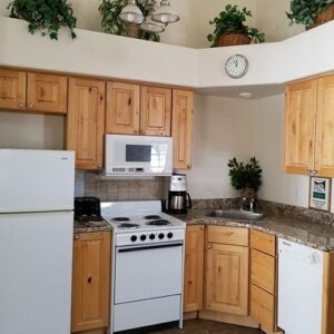 Condo A08 - Kitchen | Alpenglow Vacation Rentals Ouray