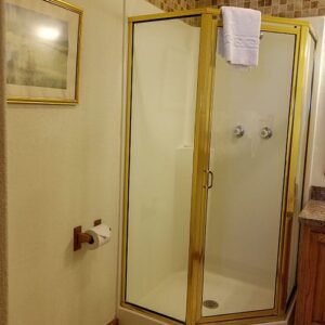 XL Condo A17 - Downstairs Bathroom | Alpenglow Vacation Rentals Ouray
