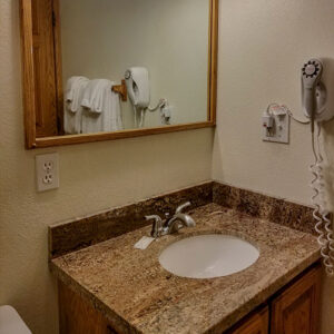 XL Condo A17 - Main Floor Bathroom | Alpenglow Vacation Rentals Ouray