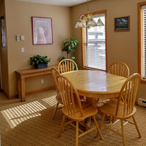 XL Condo A17 - Dining Room | Alpenglow Vacation Rentals Ouray