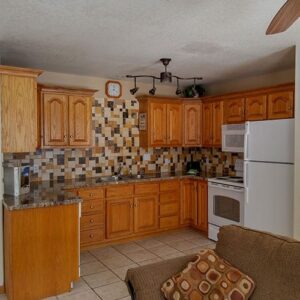 XL Condo A17 - Kitchen | Alpenglow Vacation Rentals Ouray