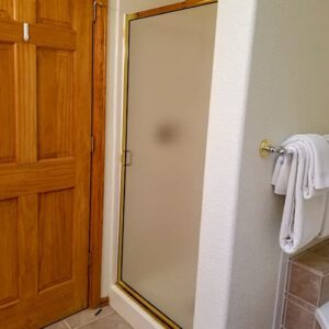 Condo C03 - Third Floor Master Bathroom | Alpenglow Vacation Rentals Ouray