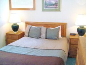 Condo A09 - Bedroom | Alpenglow Vacation Rentals Ouray