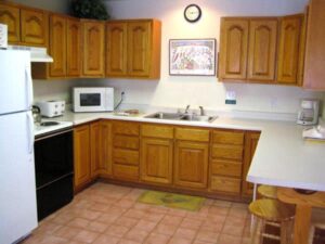 Condo A08 - Kitchen | Alpenglow Vacation Rentals Ouray