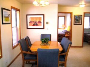 Condo A08 - Dining | Alpenglow Vacation Rentals Ouray