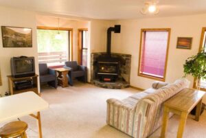 XL Condo A16 - Living Room | Alpenglow Vacation Rentals Ouray