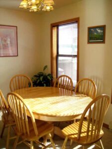 XL Condo A17 - Dining | Alpenglow Vacation Rentals Ouray