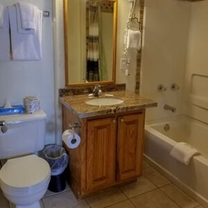 Condo A18 - Bathroom | Alpenglow Vacation Rentals Ouray